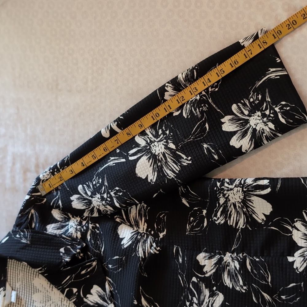 Christopher & Banks SzXL 3/4 Sleeve Black&White Floral Jacket with 1 Button EUC - Picture 12 of 12